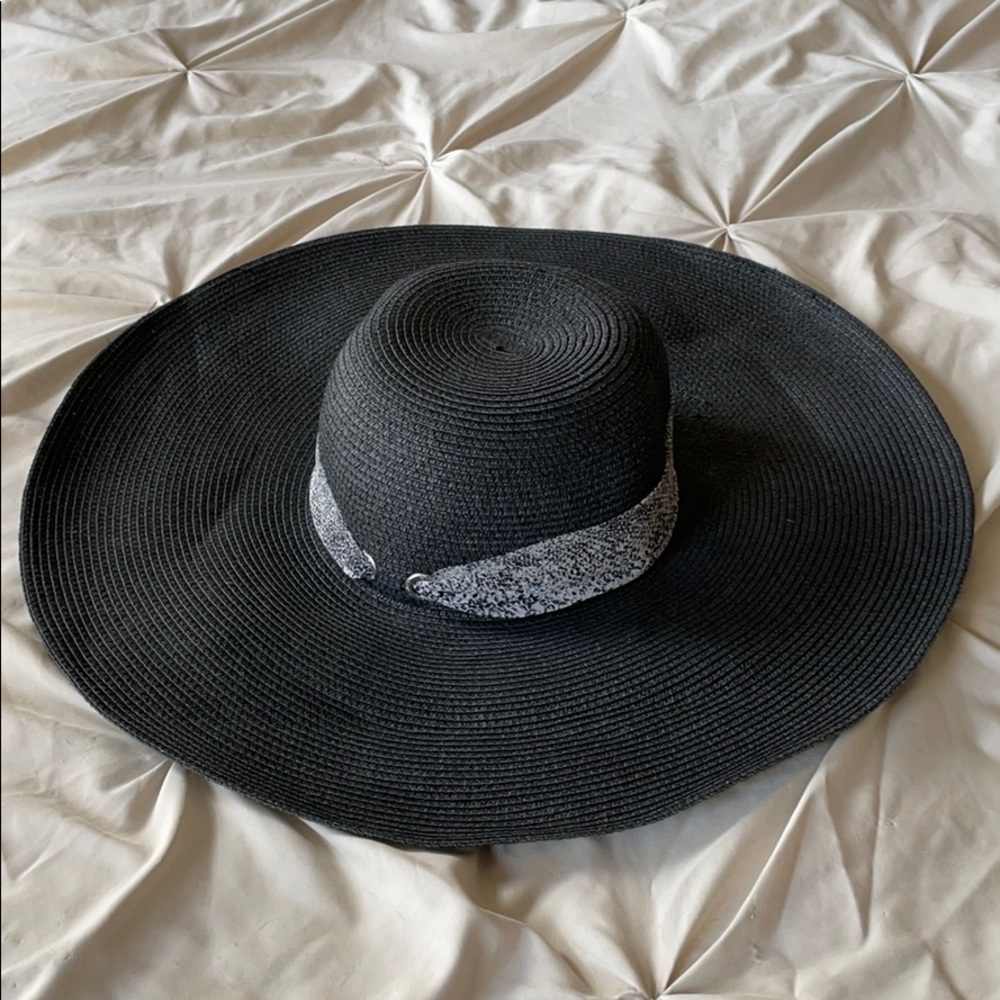 Calvin Klein Beach Hat